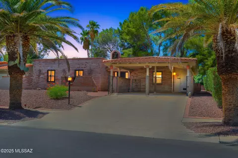 215 E Los Rincones, Green Valley, AZ 85614