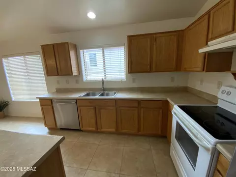 Kitchen - 13268 E Mesquite Flat Spring Dr, Vail, AZ 85641 photo 2 of 3