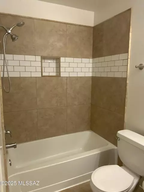 Bath - 13268 E Mesquite Flat Spring Dr, Vail, AZ 85641 photo 5 of 5