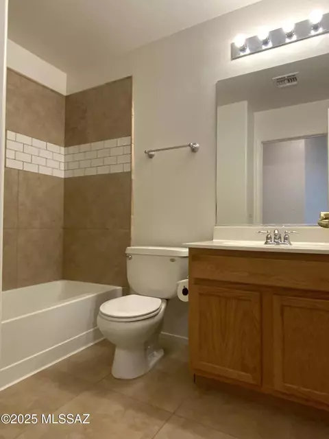 Bath - 13268 E Mesquite Flat Spring Dr, Vail, AZ 85641 photo 4 of 5