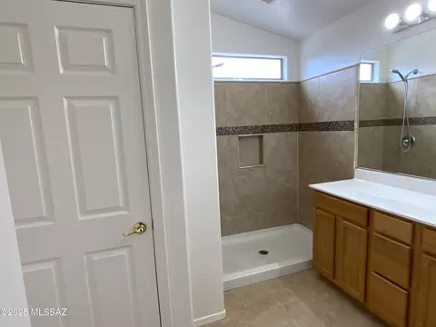 Bath - 13268 E Mesquite Flat Spring Dr, Vail, AZ 85641 photo 1 of 5