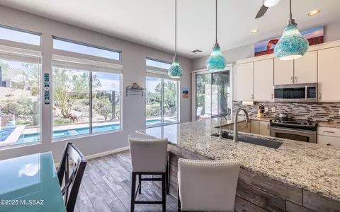 13184 N Desert Flora Ln, Marana, AZ 85658