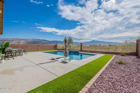 8111 S Soltero Mine Dr, Tucson, AZ 85747