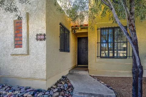 2530 N Ironwood Ridge Dr, Tucson, AZ 85745