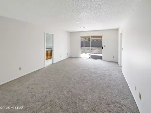 Living - 9624 E Azuma Way, Tucson, AZ 85747 photo 5 of 5