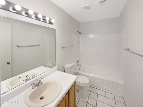 Bath - 9624 E Azuma Way, Tucson, AZ 85747 photo 2 of 2