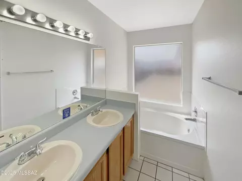 Bath - 9624 E Azuma Way, Tucson, AZ 85747 photo 1 of 2
