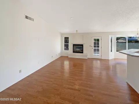 Living - 9624 E Azuma Way, Tucson, AZ 85747 photo 4 of 5