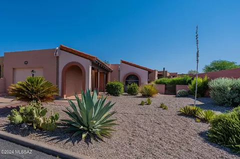 1500 W Calle Amadeo, Green Valley, AZ 85622