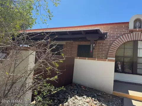 250 S Paseo Cerro #B, Green Valley, AZ 85614