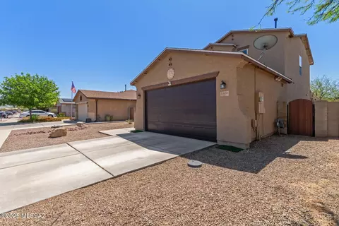 Exterior - 5920 E Tercel Dr, Tucson, AZ 85756 photo 5 of 6