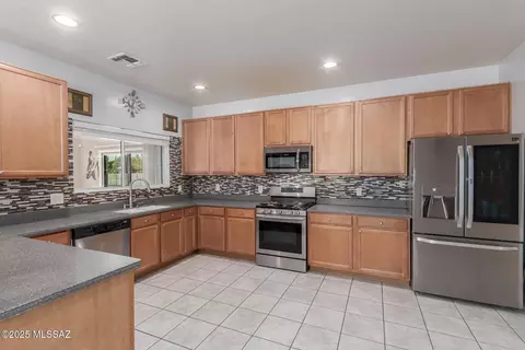 Kitchen - 5920 E Tercel Dr, Tucson, AZ 85756 photo 1 of 4