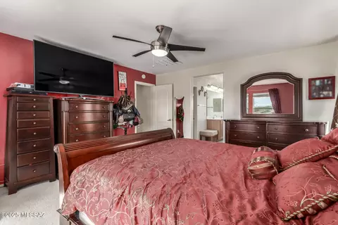 Bedroom - 5920 E Tercel Dr, Tucson, AZ 85756 photo 2 of 5