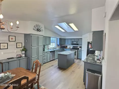 1454 N F Triangle Ln, Benson, AZ 85602