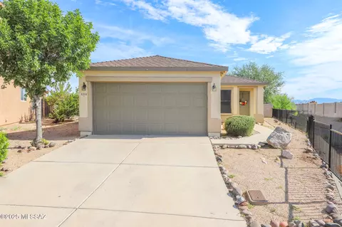 1214 W Calle Libro Del Retrato, Sahuarita, AZ 85629