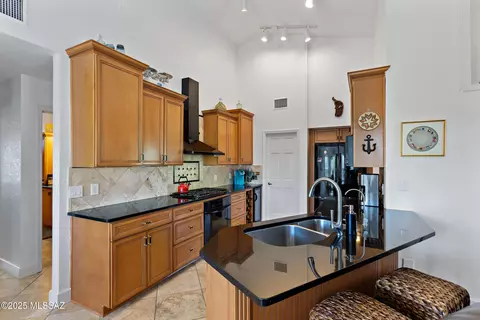 8121 E Coronado Rd, Tucson, AZ 85750 photo 12