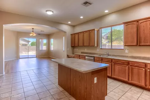 Kitchen - 12561 E Red Canyon Pl, Vail, AZ 85641 photo 1 of 5
