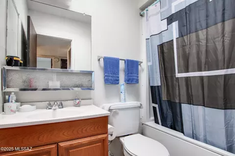Bath - 2306 E Walnut St, Tucson, AZ 85706 photo 2 of 2