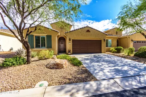 1618 E Horned Lark Dr, Green Valley, AZ 85614