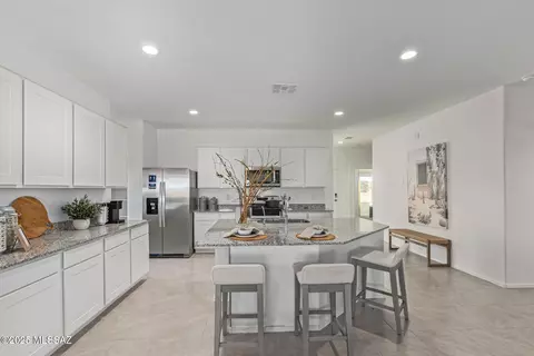 Kitchen - 1145 S Nedra Pl, Vail, AZ 85641 photo 2 of 10