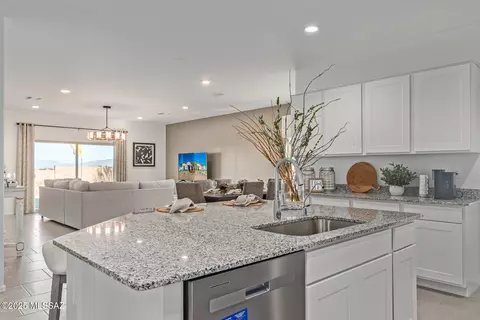 Kitchen - 1145 S Nedra Pl, Vail, AZ 85641 photo 7 of 10