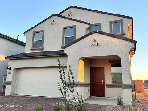 10401 W Guildford Ln, Marana, AZ 85653