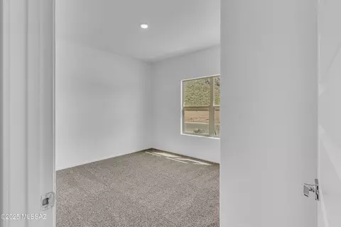 12152 E Morris Carson Dr, Vail, AZ 85641 photo 5