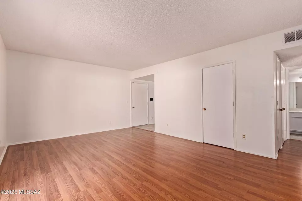 Living - 455 S Camino Seco, Tucson, AZ 85710 photo 2 of 4