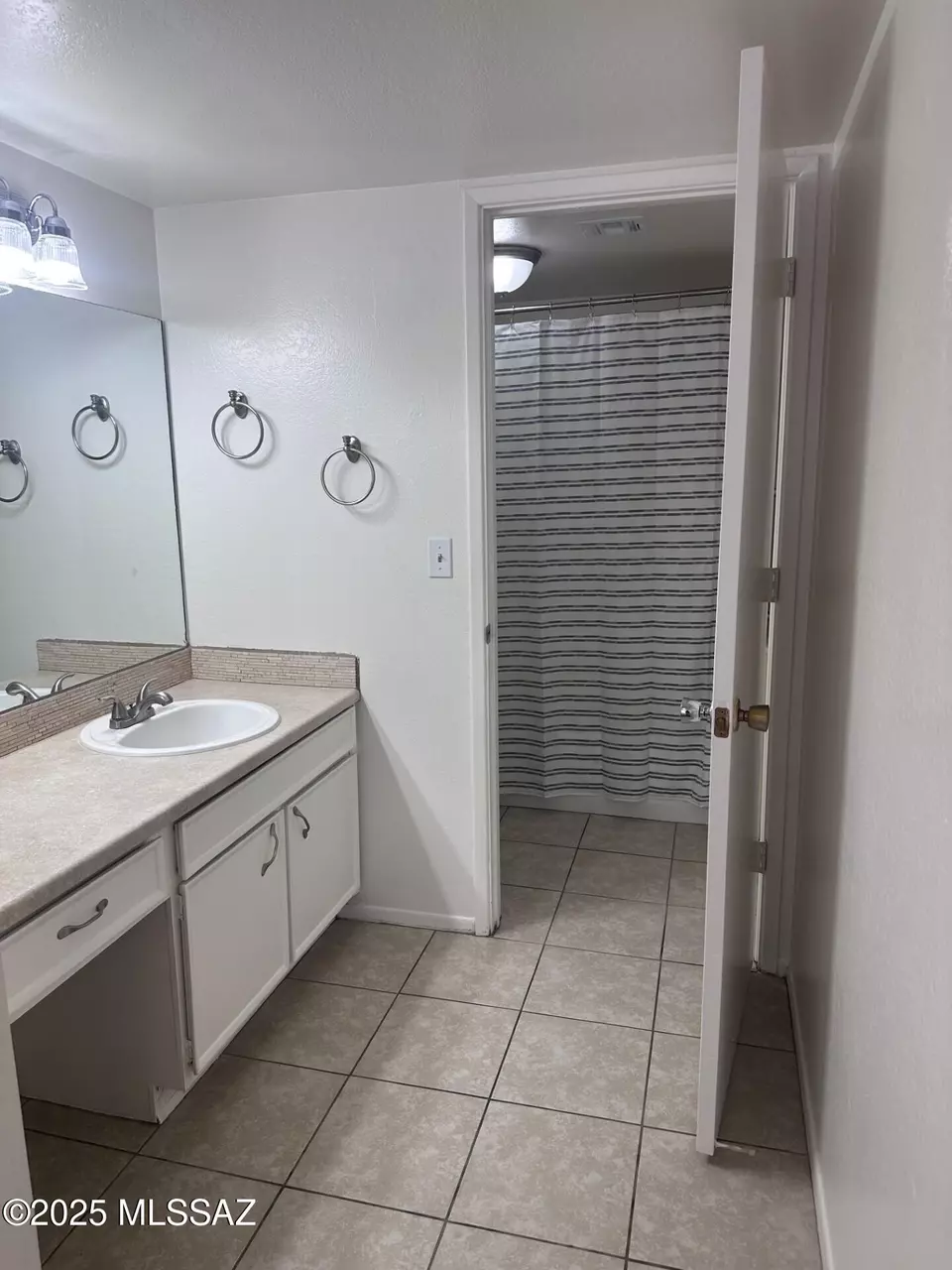 Bath - 455 S Camino Seco, Tucson, AZ 85710 photo 3 of 4