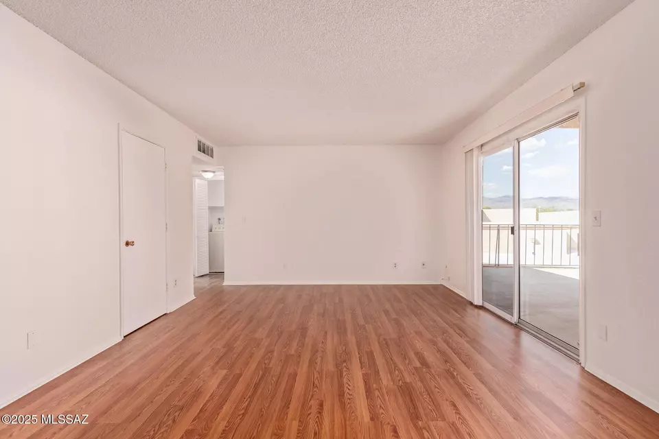 Living - 455 S Camino Seco, Tucson, AZ 85710 photo 3 of 4