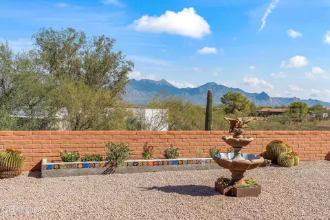 781 W Via De Suenos, Green Valley, AZ 85622