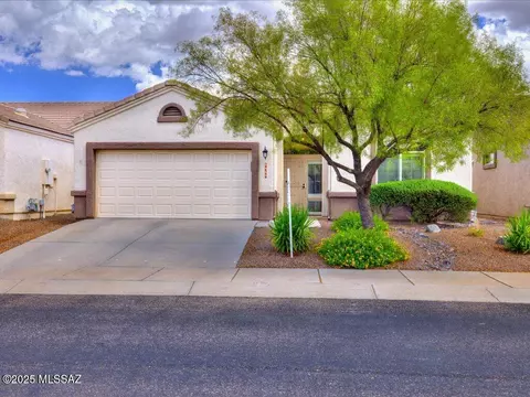 7469 E Maritime Dr, Tucson, AZ 85756 photo 2