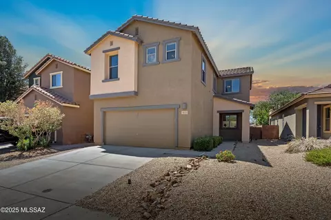 910 E Burkett Pl, Sahuarita, AZ 85629