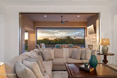 30670 S Greenstone Dr, Oracle, AZ 85623
