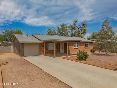 5731 E Helen St, Tucson, AZ 85712
