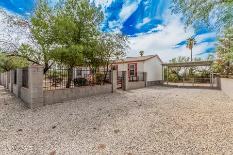 9231 W Ira St, Tucson, AZ 85735