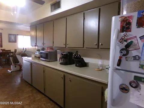 Kitchen - 386 N Curtis Ave, Willcox, AZ 85643 photo 3 of 5