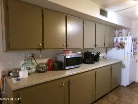 Kitchen - 386 N Curtis Ave, Willcox, AZ 85643 photo 5 of 5