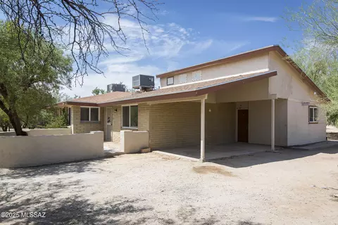 8965 N Marathon Dr, Tucson, AZ 85704
