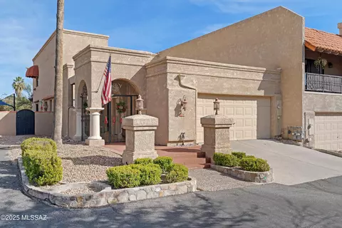 6492 N Green Briar Dr, Tucson, AZ 85718
