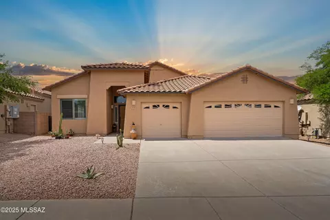 8475 N Wind Swept Ln, Tucson, AZ 85743
