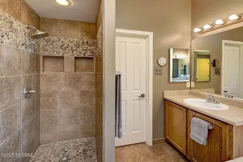 Bath - 13790 E Fire Dancer Rd, Vail, AZ 85641 photo 1 of 3