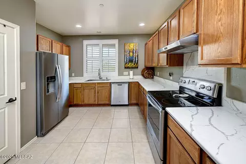 Kitchen - 13790 E Fire Dancer Rd, Vail, AZ 85641 photo 2 of 2