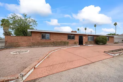 40 N Leonora Ave, Tucson, AZ 85711
