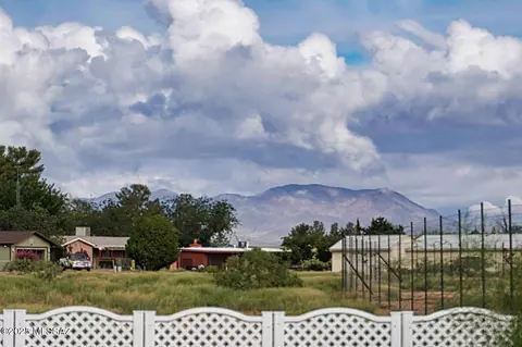 1021 E Geneva St, Pearce, AZ 85625 photo 2