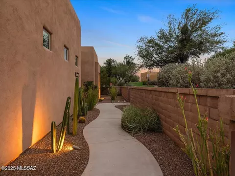 10638 E Seven Generations Way, Tucson, AZ 85747 photo 12