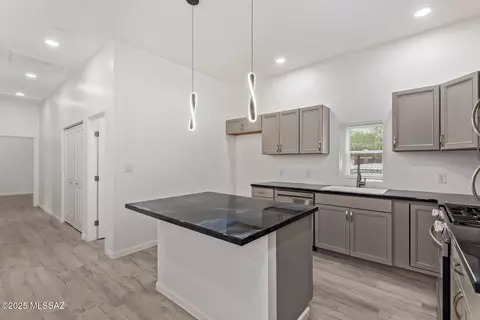 313 W 35th St, Tucson, AZ 85713
