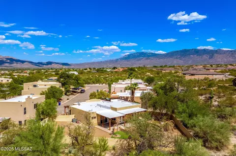 10380 E Rushlight Dr, Tucson, AZ 85748 photo 3