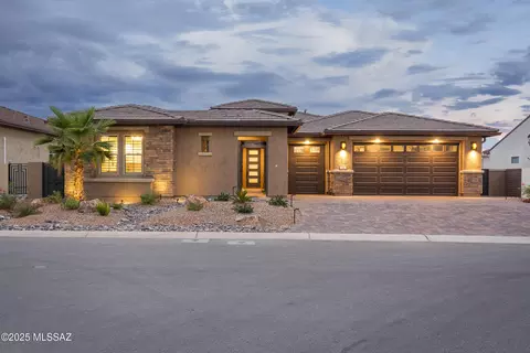2662 E Sorbonne Dr, Green Valley, AZ 85614
