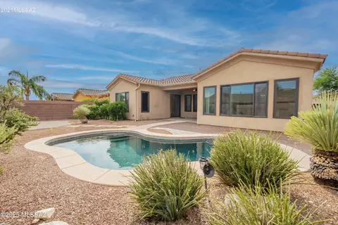 13122 N High Hawk Dr, Marana, AZ 85658